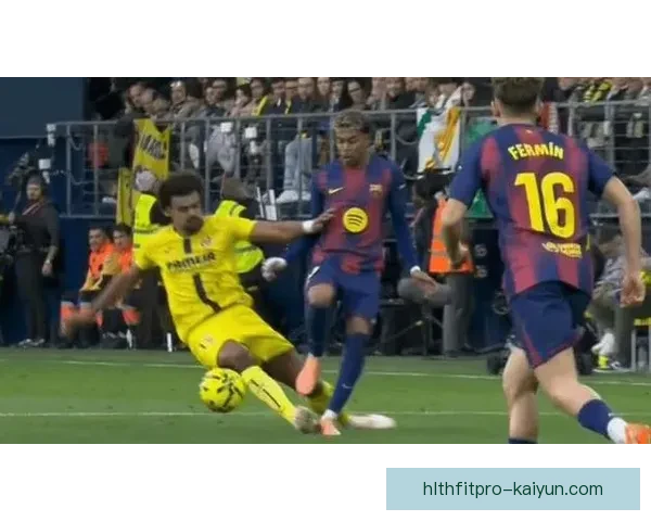 黄潜球迷热情高涨，期待球队争夺西甲荣耀状态回暖